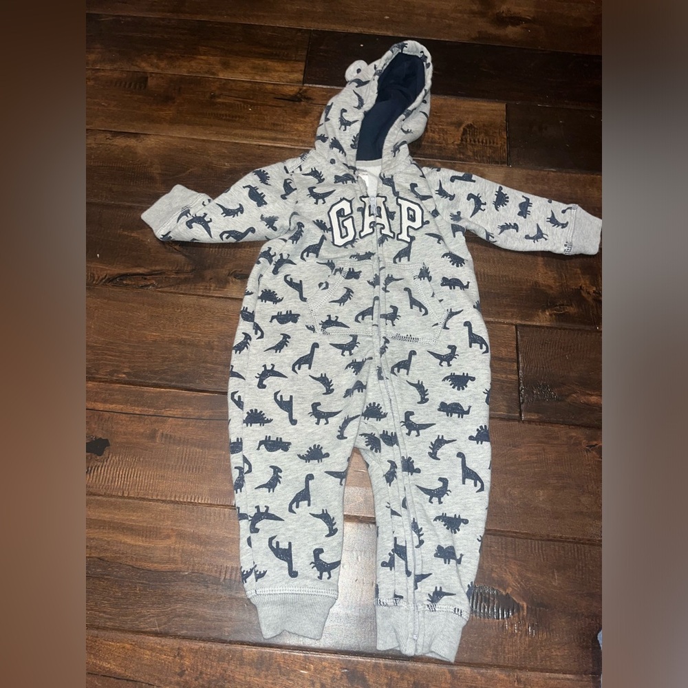 Baby boy gap dinosaur zip up outfit size 6-12 months
